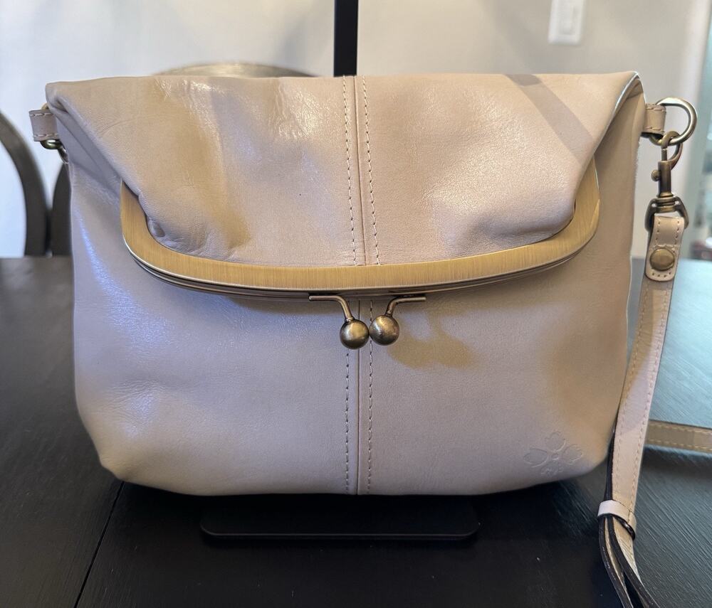 Patricia Nash Barsby Stone Beige Leather Fold Over Kiss Lock Crossbody Bag EUC!